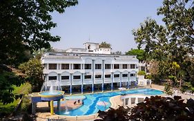 U Rivergate Resort & Spa, Karjat